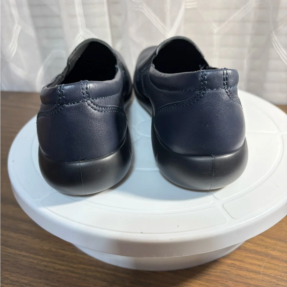 Hotter women’s navy Glove all leather slip on flat loafers NWOT size 6